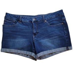 Time and Tru Midrise Shorts Semi Distressed Cuffed Size 14